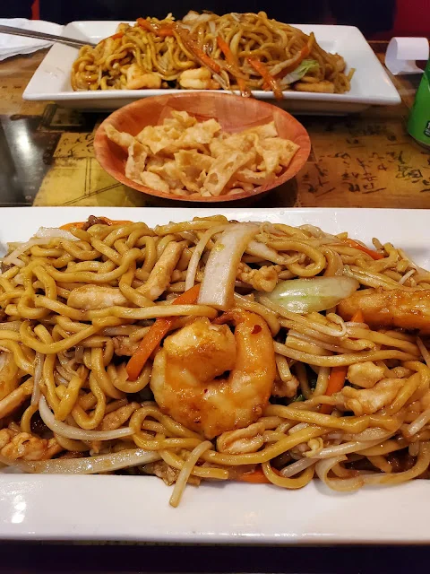 Lo mien noodles with beef, shrimp, and chicken.